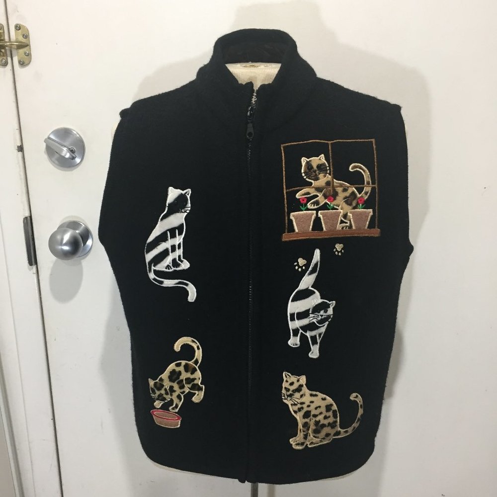 VINTAGE EMBROIDERED PATCH CAT VESTS SIZE M
